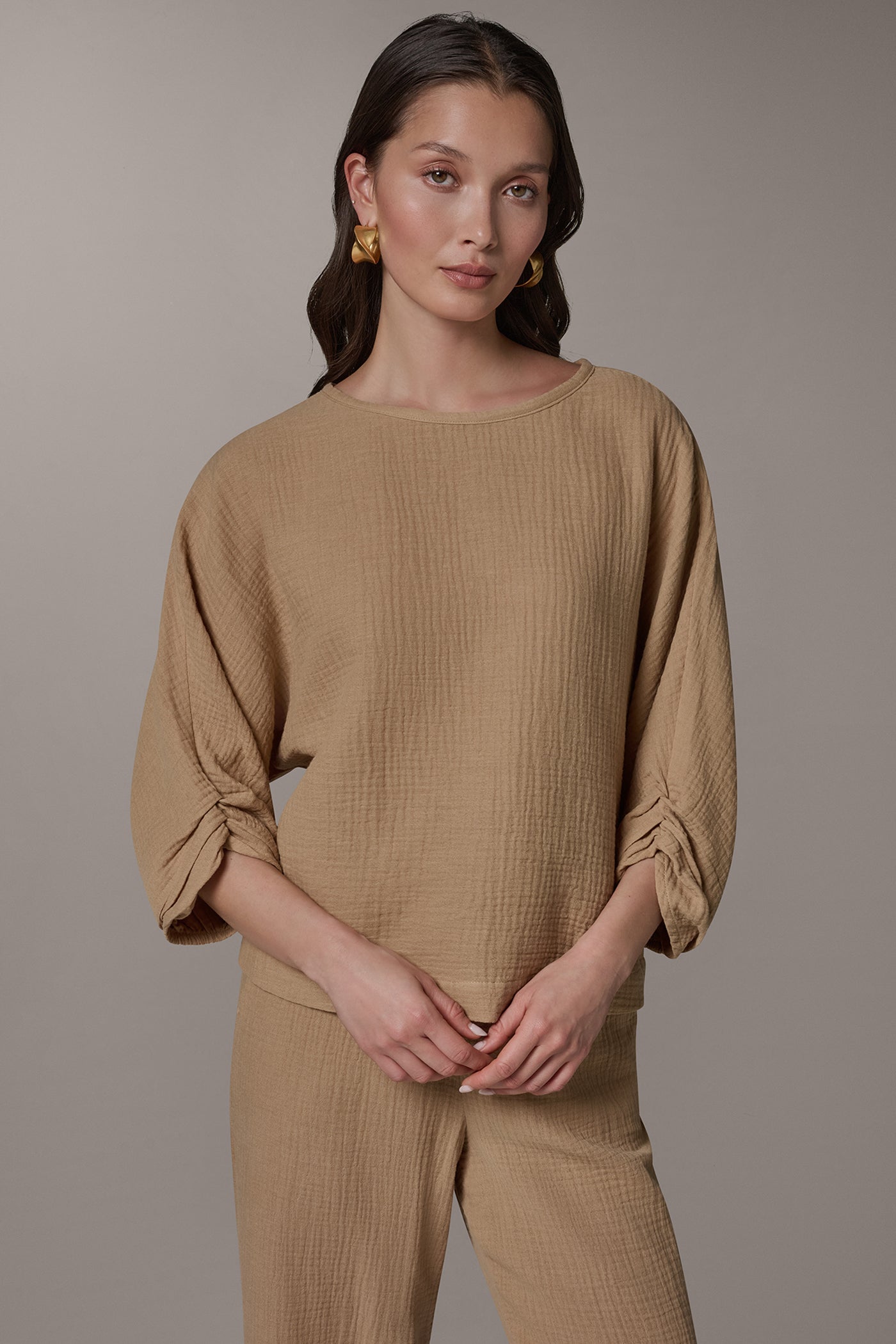 3/4 SLEEVE TWIST CUFF BLOUSE