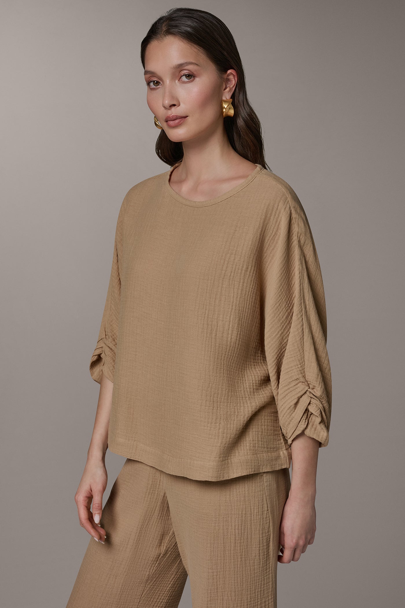 3/4 SLEEVE TWIST CUFF BLOUSE